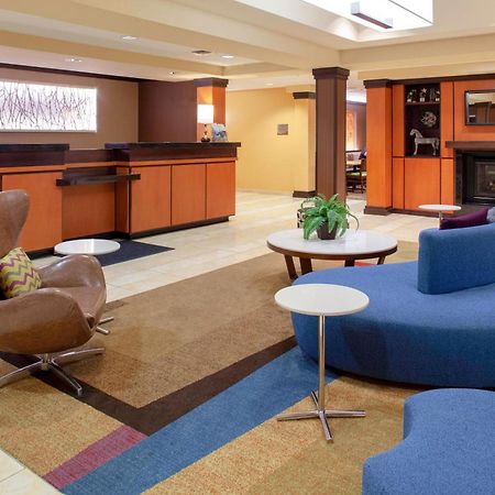 Fairfield Inn And Suites By Marriott Seymour Bagian luar foto