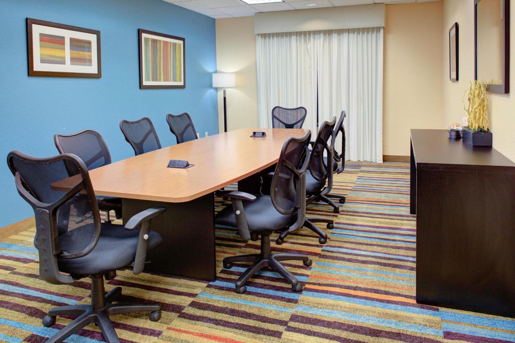 Fairfield Inn And Suites By Marriott Seymour Bagian luar foto