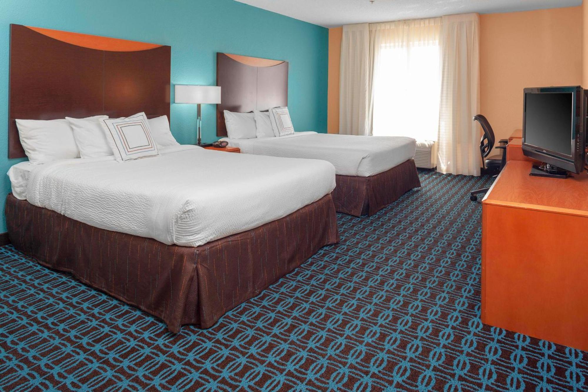Fairfield Inn And Suites By Marriott Seymour Bagian luar foto