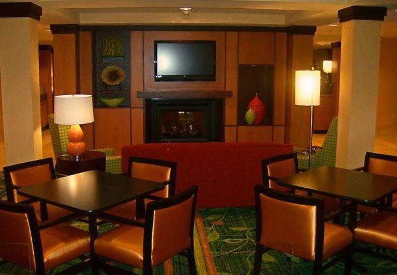 Fairfield Inn And Suites By Marriott Seymour Restoran foto